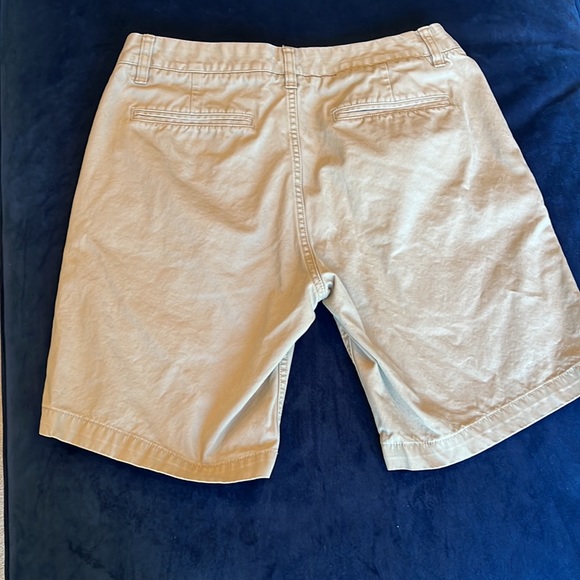 Perfect condition size 31 Bonobos Khaki shorts with 9 inch inseam - Picture 2 of 5